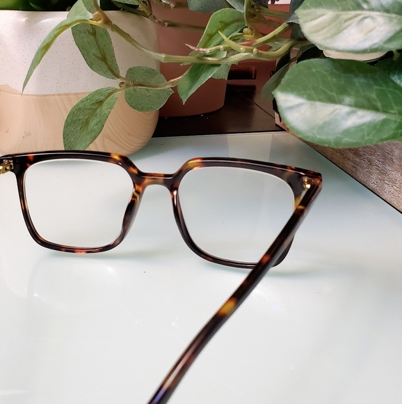 Thin Square Reading Glasses - Picture 3 of 6